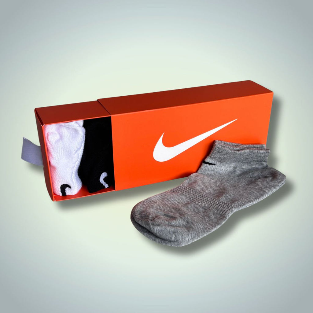 Nike Sada 6 pánských kotníkových ponožek , 40-45. Černá, šedá, bílá. Prémiová kvalita