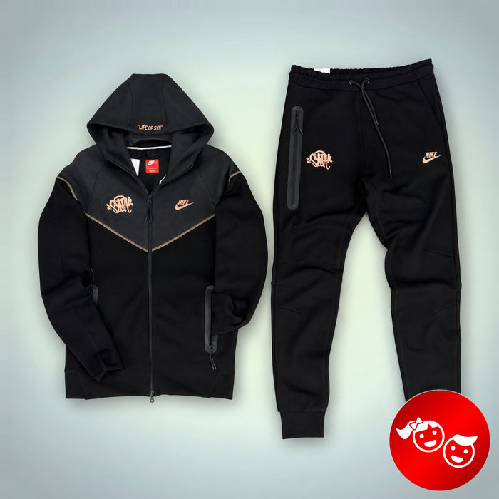 Nike Tech Fleece Dětská Tepláková souprava. Černá / Grafitová