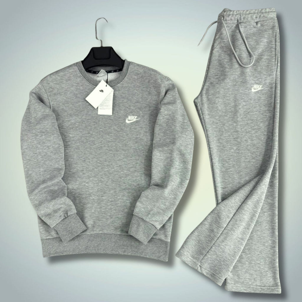 Nike Club Pánský Sportovní Set. Klasická Šedá