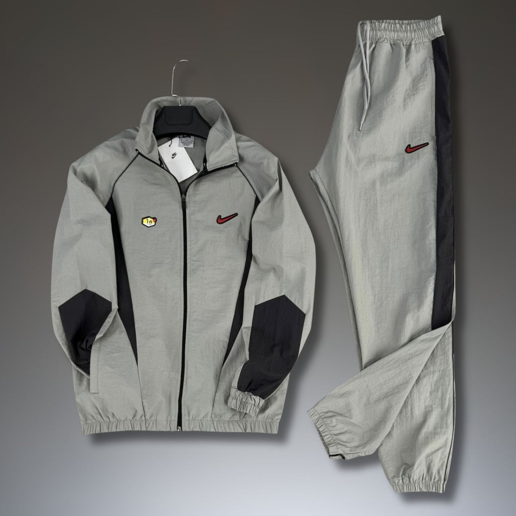 Nike TN pánská nepromokavá sportovní souprava, šedá. Premium