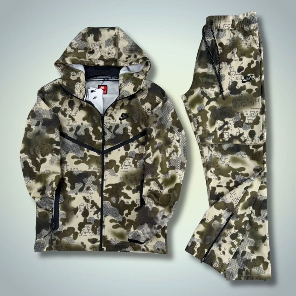 Nike Tech Fleece pánská nepromokavá sportovní souprava, maskáčová. Prémiová kvalita