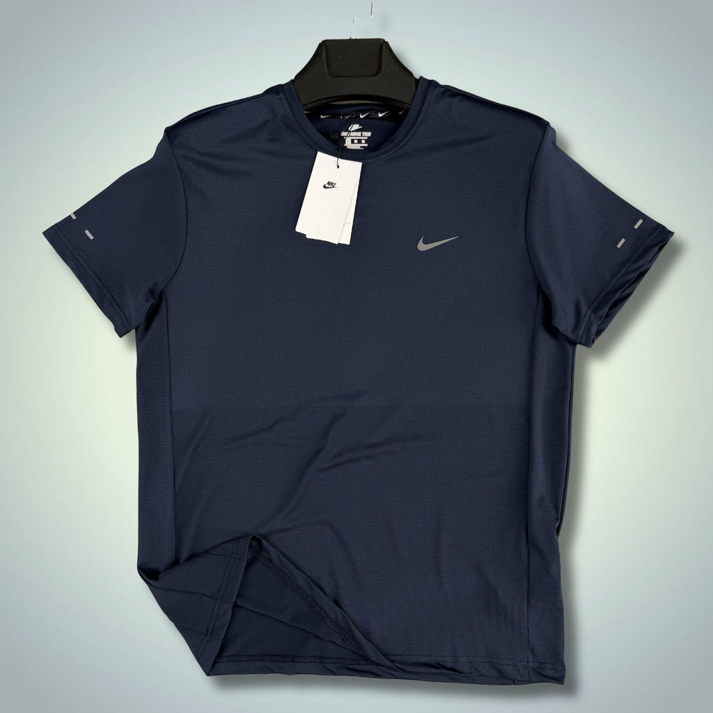 Pánské sportovní tmavě modré tričko Nike. Premium kvalita