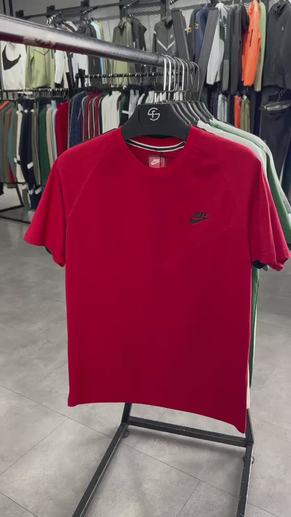 Pánské tričko Nike Tech Fleece, smetanově bílé. Model 2023. Prémiová kvalita
